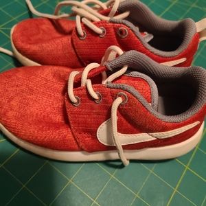 Red Toddler Nike Roshe One Print Casual Shoe